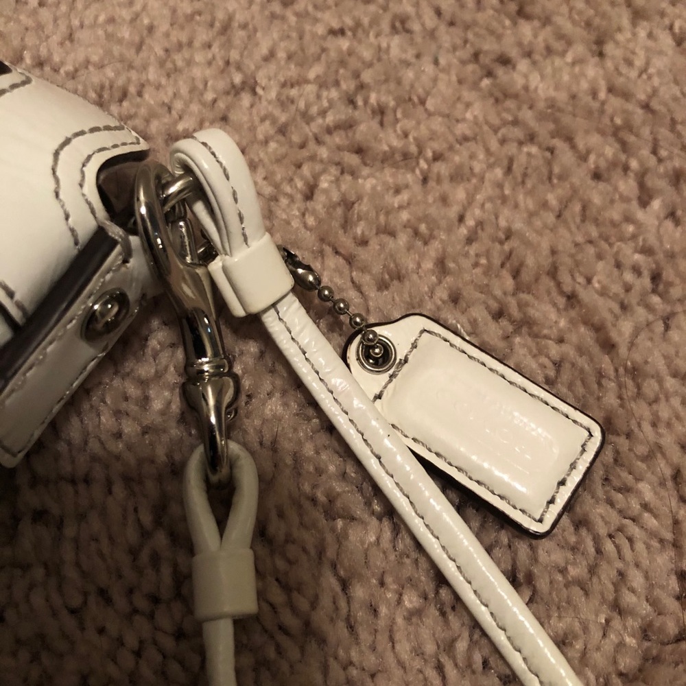 Coach Fold-over Wristlet Bag Purse White - Picture 5 of 15